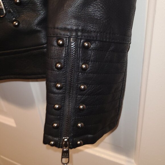 Steve Madden Women's Studded Faux Leather Biker Jacket Black Large Zipper Accent - Picture 2 of 9